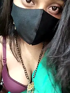 Idhika Paul online show from 09-28-25, 10:04