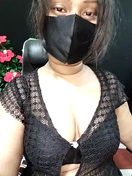 Idhika Paul online show from 10-18-25, 01:41