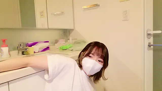 Snapshot of ranran_ch chatting on 10-13-25, 05:29 ranran ch online show from 10-13-25, 05:29