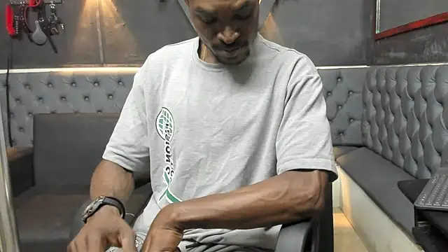 Snapshot of Terrance_z chatting on 01-10-26, 07:04 Terrance z online show from 01-10-26, 07:04