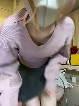 Snapshot of Yui-Ch chatting on 07-07-26, 01:37 Yui-Ch online show from 07-07-26, 01:37