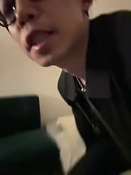 Snapshot of -mirai- chatting on 03-22-25, 10:49 -mirai- online show from 03-22-25, 10:49