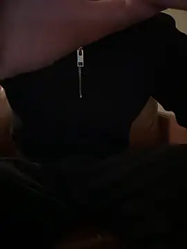 Snapshot of -mirai- chatting on 12-16-25, 08:52 -mirai- online show from 12-16-25, 08:52