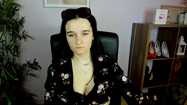 Snapshot of KateDelight chatting on 03-22-25, 01:41 KateDelight online show from 03-22-25, 01:41