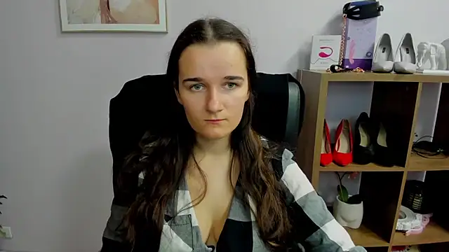 Snapshot of KateDelight chatting on 10-12-25, 01:54 KateDelight online show from 10-12-25, 01:54