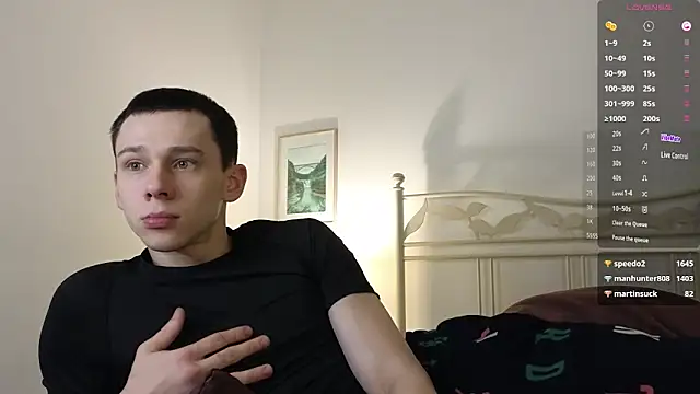 Snapshot of R1mmo__ chatting on 12-20-24, 03:21 R1mmo online show from 12-20-24, 03:21