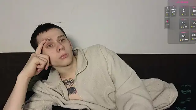 Snapshot of R1mmo__ chatting on 02-11-25, 08:48 R1mmo online show from 02-11-25, 08:48