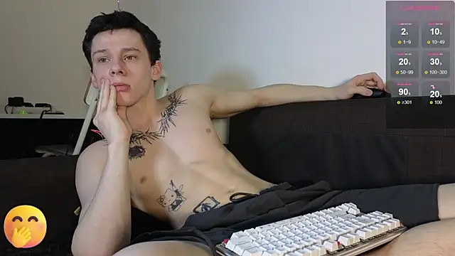 Snapshot of R1mmo__ chatting on 03-20-25, 12:22 R1mmo online show from 03-20-25, 12:22