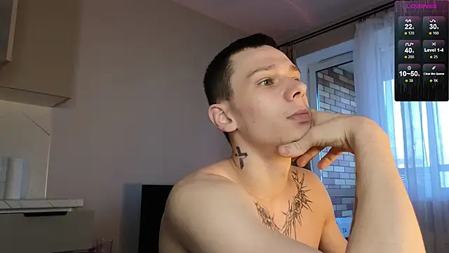 Snapshot of R1mmo__ chatting on 10-07-25, 05:59 R1mmo online show from 10-07-25, 05:59