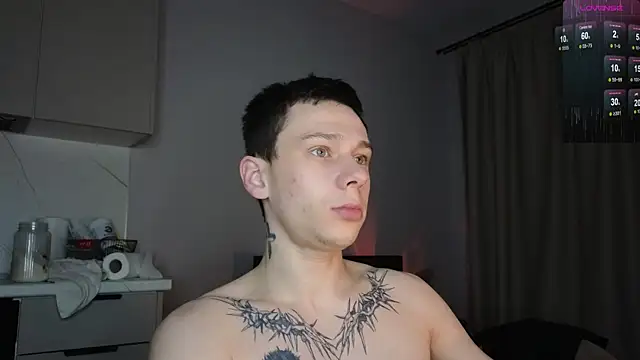 Snapshot of R1mmo__ chatting on 11-05-25, 07:52 R1mmo online show from 11-05-25, 07:52