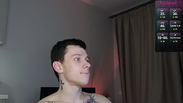 Snapshot of R1mmo__ chatting on 11-15-25, 04:47 R1mmo online show from 11-15-25, 04:47