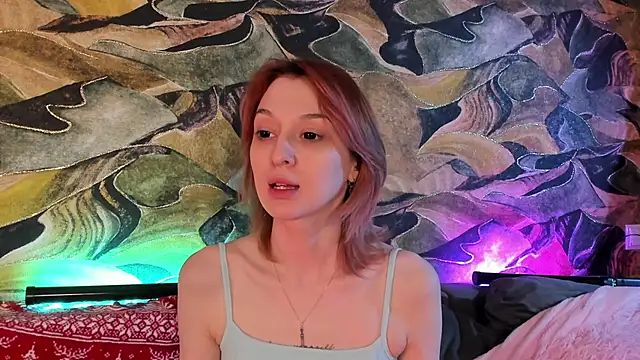 Snapshot of CrystalRey chatting on 12-22-24, 03:22 CrystalRey online show from 12-22-24, 03:22