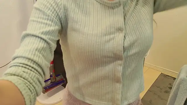 Snapshot of sayaka_xo chatting on 01-30-25, 04:45 sayaka xo online show from 01-30-25, 04:45