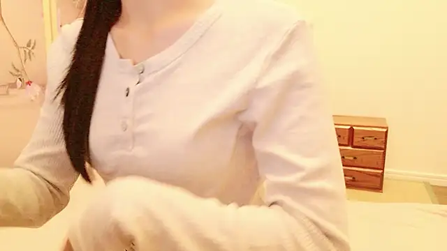 Snapshot of sayaka_xo chatting on 10-27-25, 05:44 sayaka xo online show from 10-27-25, 05:44