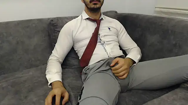 Snapshot of Naughtb0y chatting on 07-10-26, 10:45 Naughtb0y online show from 07-10-26, 10:45