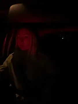 Snapshot of LuisaBecker chatting on 12-01-24, 04:29 LuisaBecker online show from 12-01-24, 04:29