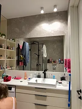 Snapshot of LuisaBecker chatting on 09-12-25, 08:36 LuisaBecker online show from 09-12-25, 08:36