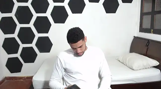 Snapshot of Jhors__Collens chatting on 01-27-25, 04:41 Jhors Collens online show from 01-27-25, 04:41