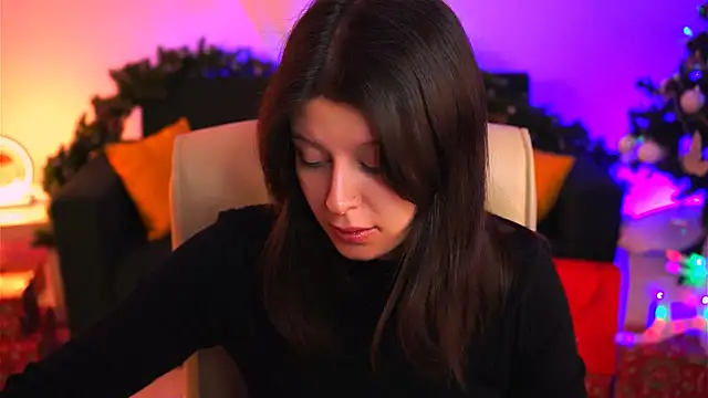 Snapshot of NicoleMun chatting on 12-22-24, 04:50 NicoleMun online show from 12-22-24, 04:50