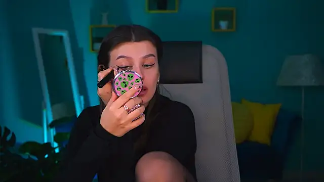 Snapshot of NicoleMun chatting on 02-07-25, 05:07 NicoleMun online show from 02-07-25, 05:07