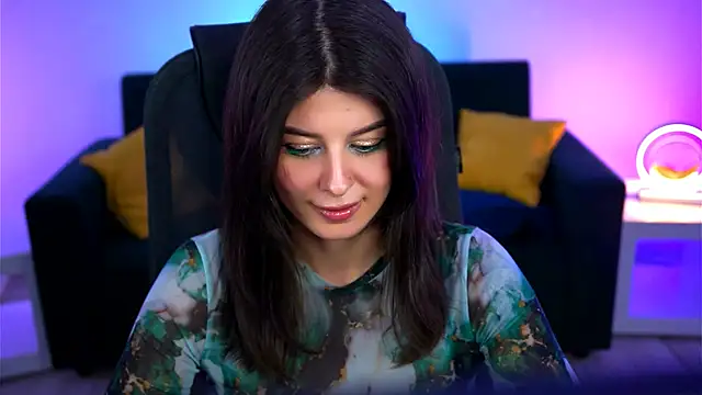 Snapshot of NicoleMun chatting on 03-04-25, 05:45 NicoleMun online show from 03-04-25, 05:45