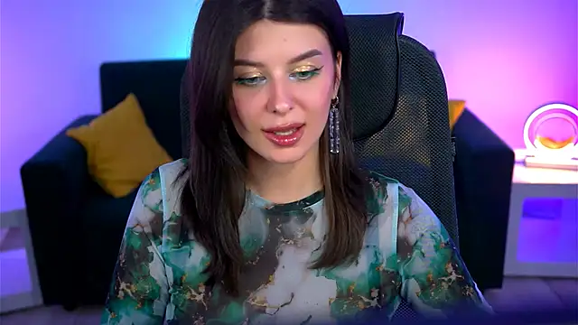 Snapshot of NicoleMun chatting on 03-04-25, 08:49 NicoleMun online show from 03-04-25, 08:49