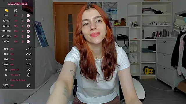 Snapshot of broosnica1 chatting on 07-06-26, 06:43 broosnica1 online show from 07-06-26, 06:43