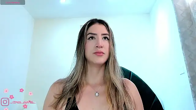  AlejaCruz  online show from 02-20-26, 05:57