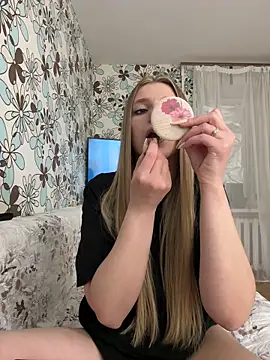 adel secret online show from 04-17-26, 08:23