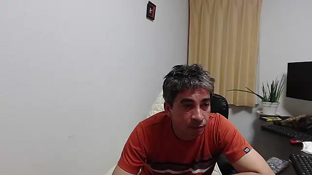 Snapshot of Latineirajp chatting on 05-18-26, 12:00 Latineirajp online show from 05-18-26, 12:00