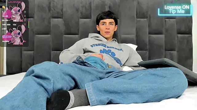 Adam Clay21 online show from 03-05-25, 04:13