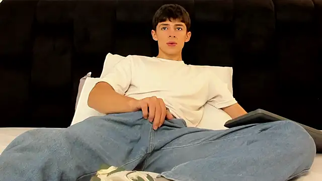 Adam Clay21 online show from 09-13-25, 01:22