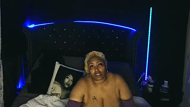 Snapshot of msyvette1970@xh chatting on 02-28-25, 03:48 msyvette1970xh online show from 02-28-25, 03:48