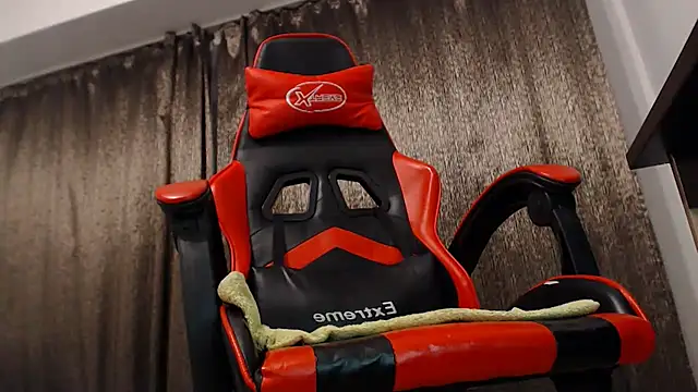 Snapshot of EmmaStward chatting on 01-30-25, 09:47 EmmaStward online show from 01-30-25, 09:47