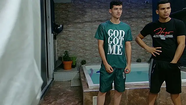 Snapshot of Boysgang_sex chatting on 03-11-25, 11:33 Boysgang sex online show from 03-11-25, 11:33