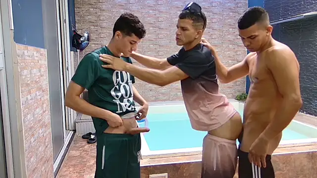 Snapshot of Boysgang_sex chatting on 03-14-25, 02:41 Boysgang sex online show from 03-14-25, 02:41