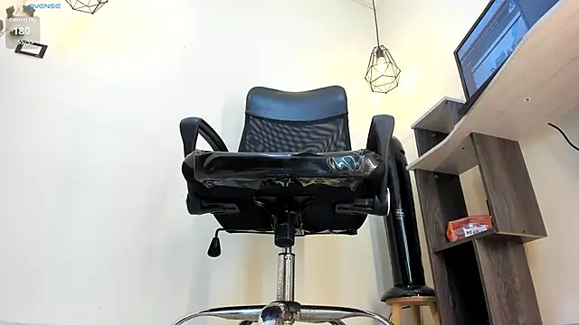 Snapshot of victoria_Christie chatting on 09-21-25, 09:33 victoria Christie online show from 09-21-25, 09:33