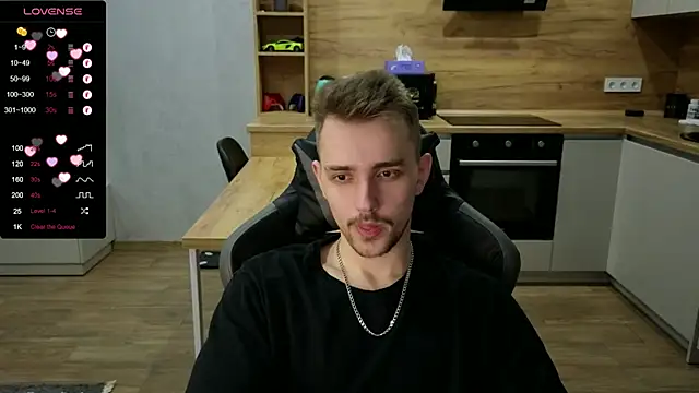 Snapshot of Larstar01 chatting on 01-13-25, 11:08 Larstar01 online show from 01-13-25, 11:08