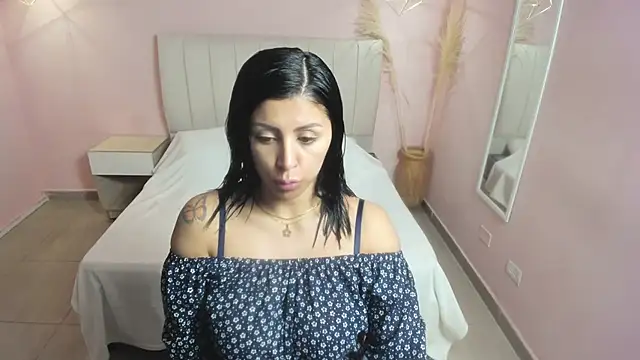 tiffani  love online show from 01-29-25, 01:07