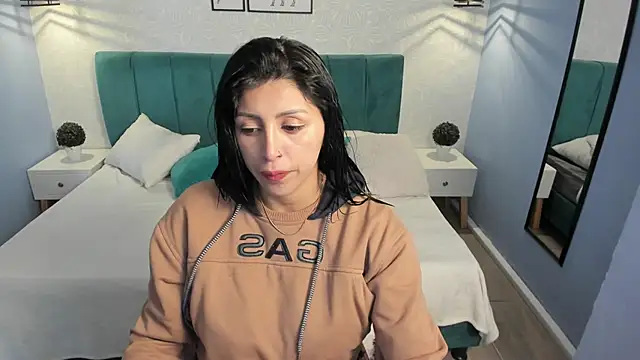 tiffani  love online show from 02-22-25, 01:35