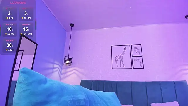 tiffani  love online show from 03-06-25, 03:45