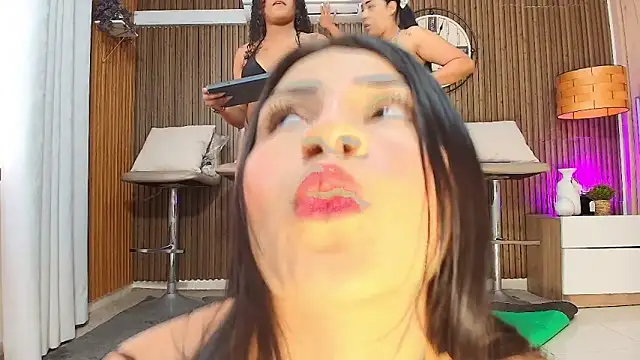 Snapshot of canelasquirt chatting on 02-25-26, 06:39 canelasquirt online show from 02-25-26, 06:39