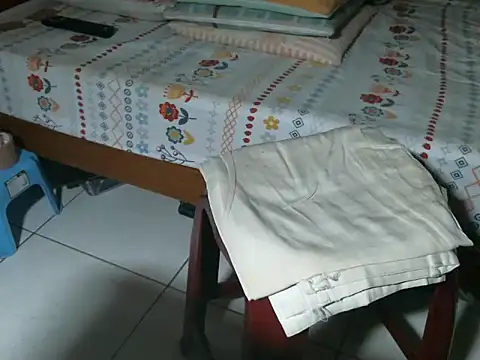 Snapshot of triangle0623 chatting on 10-13-25, 10:15 triangle0623 online show from 10-13-25, 10:15