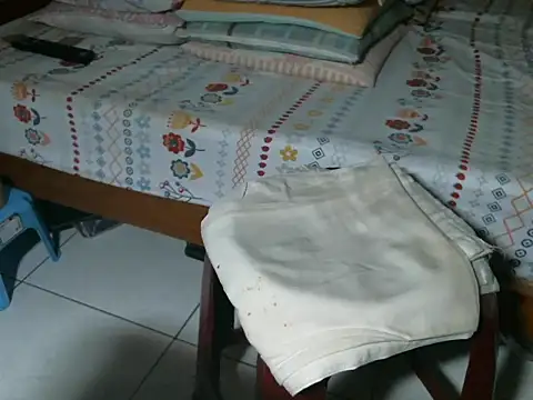 Snapshot of triangle0623 chatting on 10-20-25, 10:49 triangle0623 online show from 10-20-25, 10:49