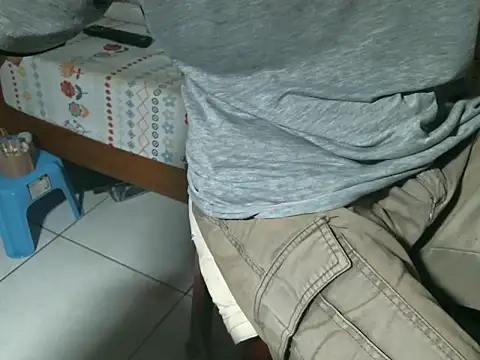 triangle0623 online show from 10-25-25, 09:39