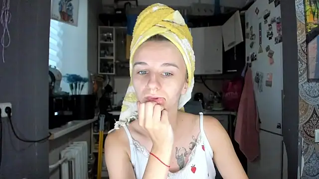 Snapshot of _Nika_Kik chatting on 07-20-26, 02:26 Nika Kik online show from 07-20-26, 02:26