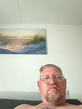 Pol1074 online show from 07-31-26, 12:04