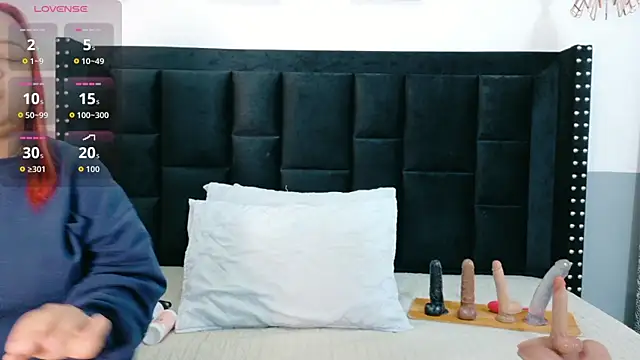 Snapshot of kinkyhousewifee chatting on 12-21-25, 11:39 kinkyhousewifee online show from 12-21-25, 11:39