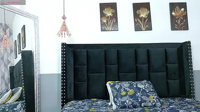 Snapshot of kinkyhousewifee chatting on 01-09-26, 02:47 kinkyhousewifee online show from 01-09-26, 02:47