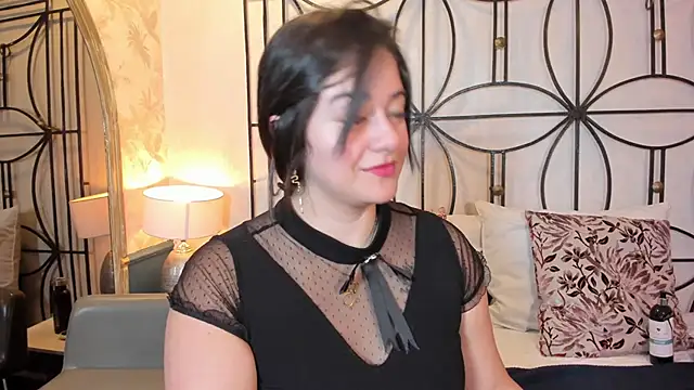 nahomi sweett online show from 09-25-25, 11:03